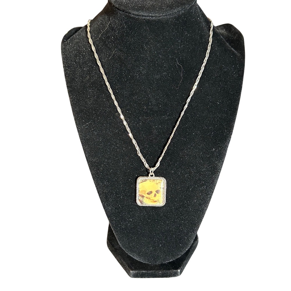 AAi Skull Pendant Necklace Silver Tone‎ Square Cabochon Multi Strand Rope Chain
